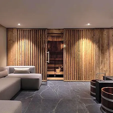 Miiro The Mansard 4* 格施塔德