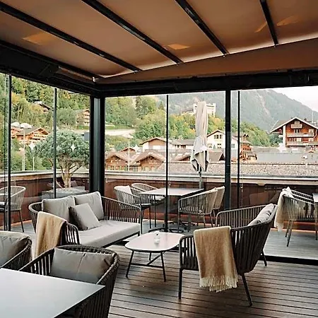 מלון Miiro The Mansard 4*