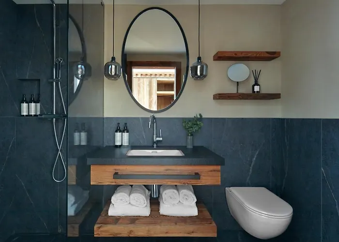 Miiro The Mansard 4*