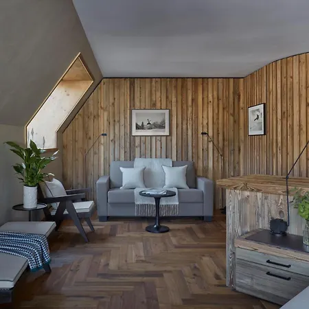 Miiro The Mansard 4* 그슈타드