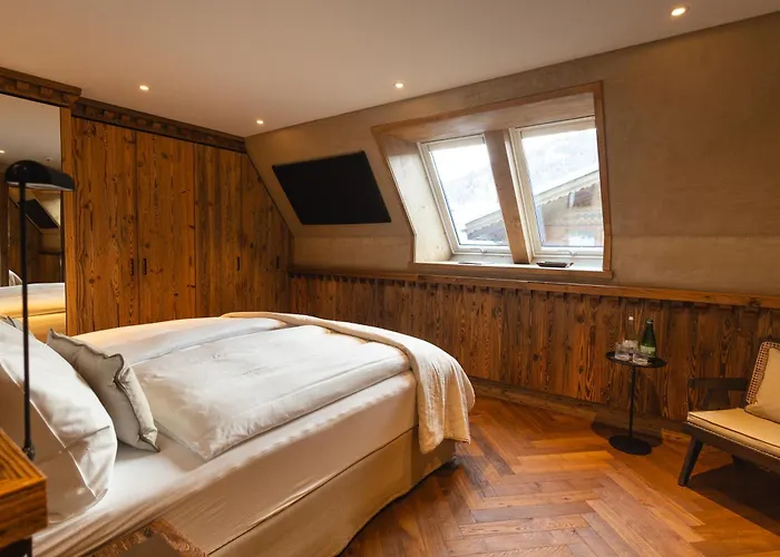 Miiro The Mansard 4*