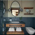 Miiro The Mansard 4*